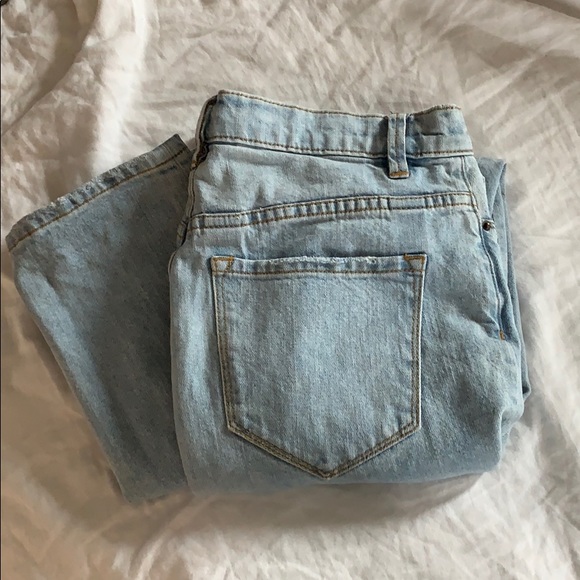 Light Washed Jeans - Picture 1 of 2